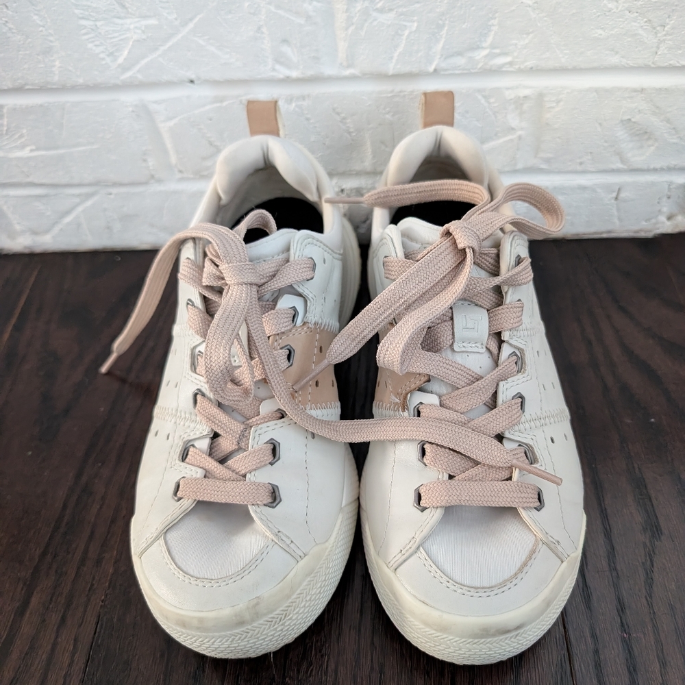 Women's Decker's x Lab X-scape sneakers